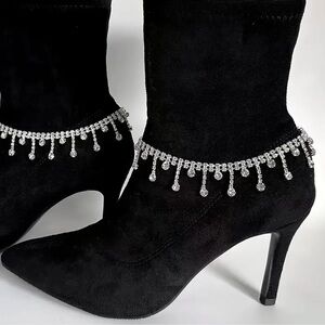 NIP 2pcs Fashionable Silvery Metal Pendant Rhinestone shoes boots accessories